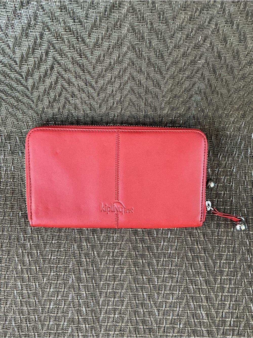 Kipling Rare EDNA Coral-Red Zip Wallet